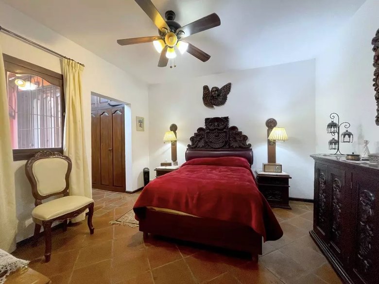 Tesoro House — 32 photos