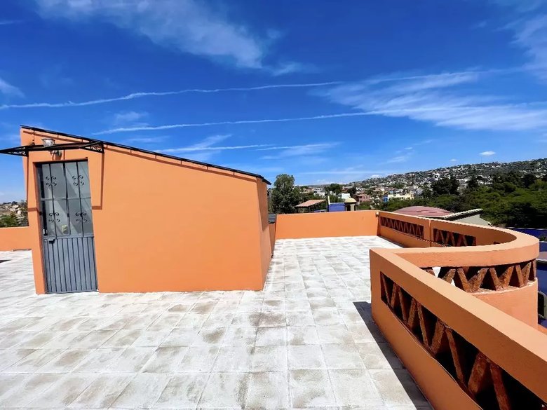 Tesoro House — 24 photos