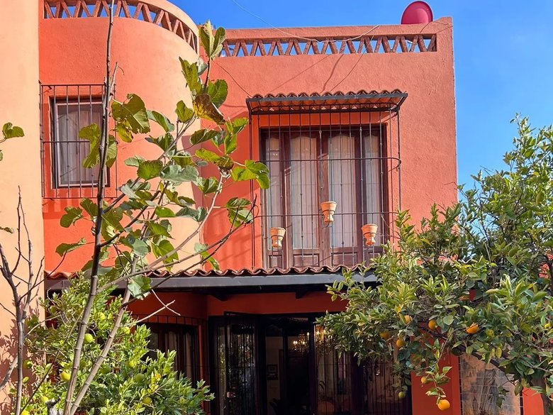 Tesoro House — 27 photos