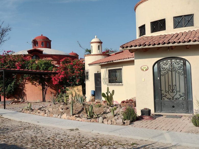 Casa Los Labradores. Available September to December 2024 — 2 photos