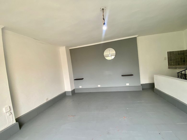 Unfurnished Loft for Rent 3 minutes walk to la Parroquia. Perfect Location! — 8 photos