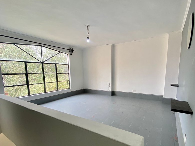 Unfurnished Loft for Rent 3 minutes walk to la Parroquia. Perfect Location! — 12 photos