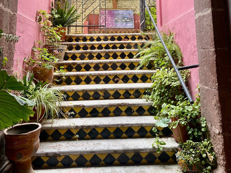 Unfurnished Loft for Rent 3 minutes walk to la Parroquia. Perfect Location! — 14 photos
