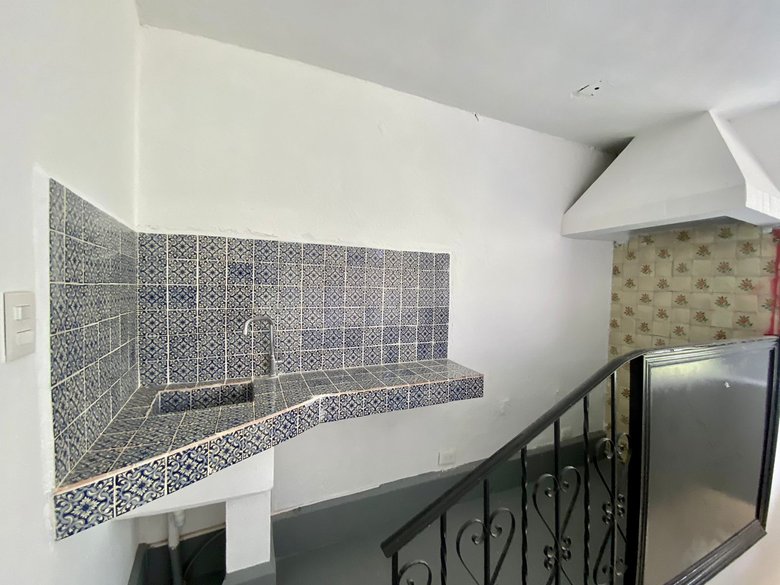 Unfurnished Loft for Rent 3 minutes walk to la Parroquia. Perfect Location! — 9 photos