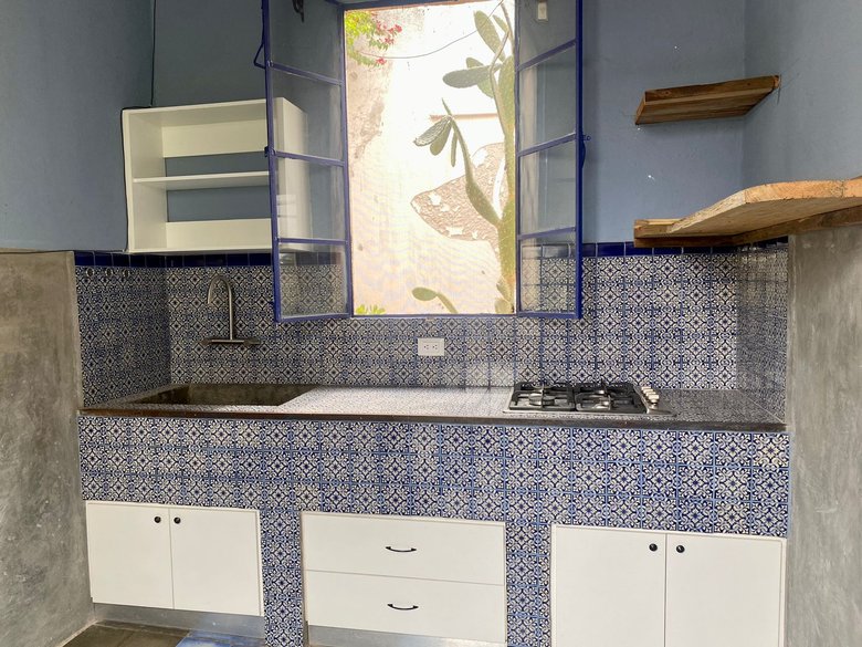 Unfurnished Apartment for rent. 3 minutes walk to la Parroquia!Best Location. — 4 photos