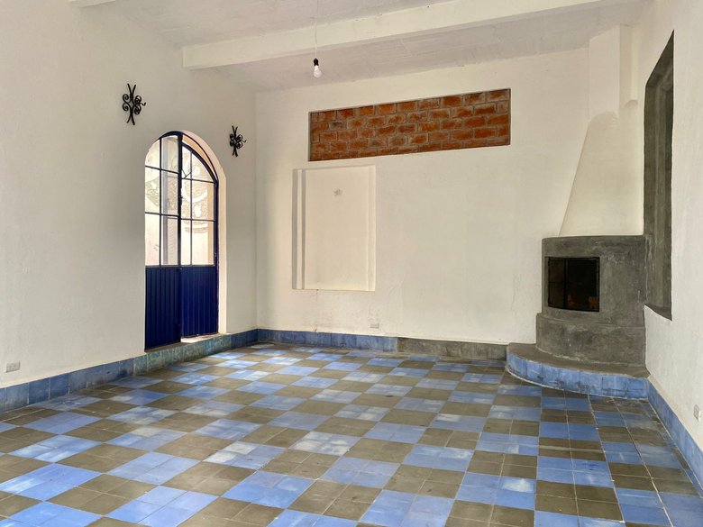 Unfurnished Apartment for rent. 3 minutes walk to la Parroquia!Best Location. — 2 photos