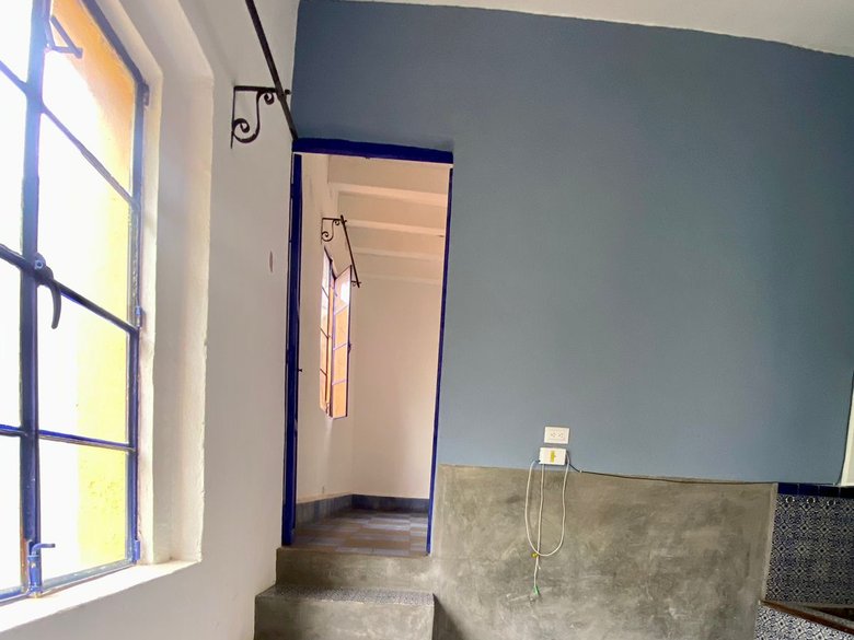 Unfurnished Apartment for rent. 3 minutes walk to la Parroquia!Best Location. — 6 photos