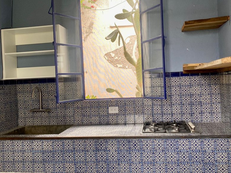 Unfurnished Apartment for rent. 3 minutes walk to la Parroquia!Best Location. — 5 photos