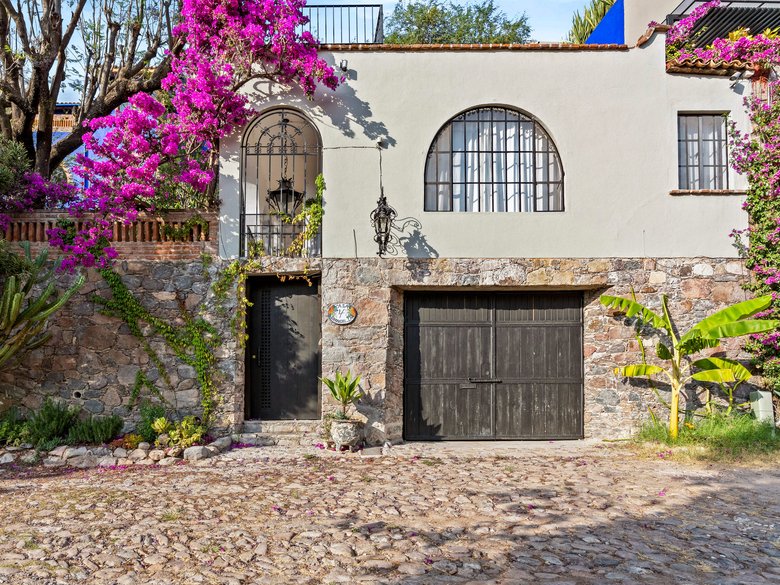 Casa Cañadita. Your Sanctuary in San Miguel de Allende — 3 photos