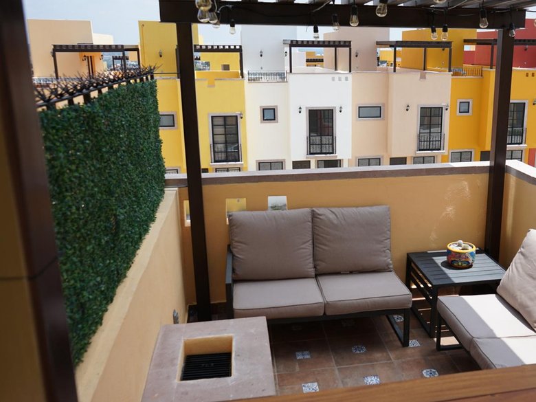 Frida House — 17 photos
