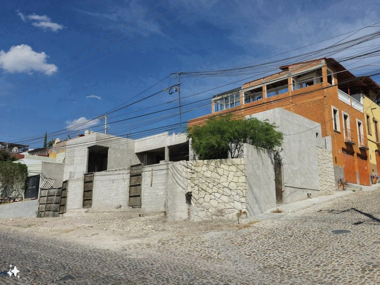 Excellent opportunity for customization of an attractive contemporary project — 6 photos