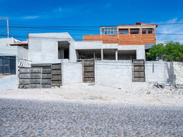 Excellent opportunity for customization of an attractive contemporary project — 7 photos