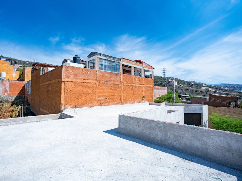 Excellent opportunity for customization of an attractive contemporary project — 35 photos