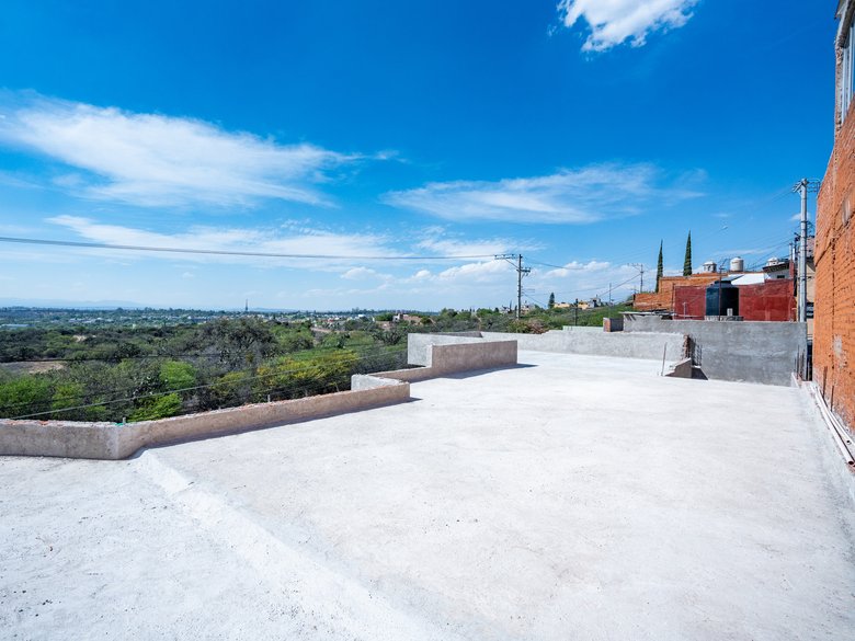 Excellent opportunity for customization of an attractive contemporary project — 36 photos