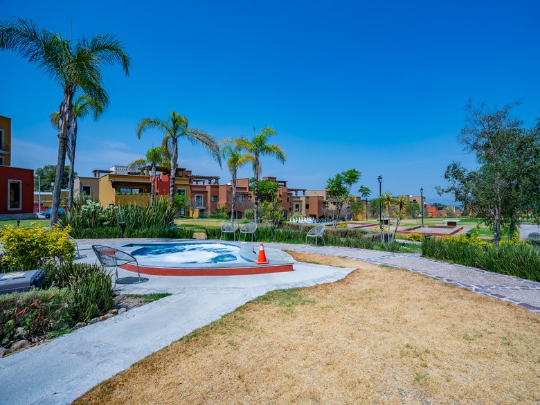 Casa Mía — 40 photos