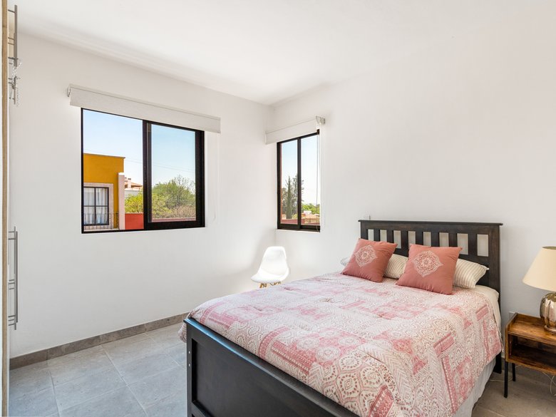 Casa Mía — 17 photos
