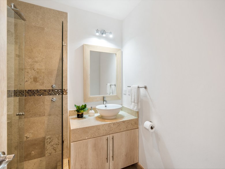 Casa Mía — 16 photos