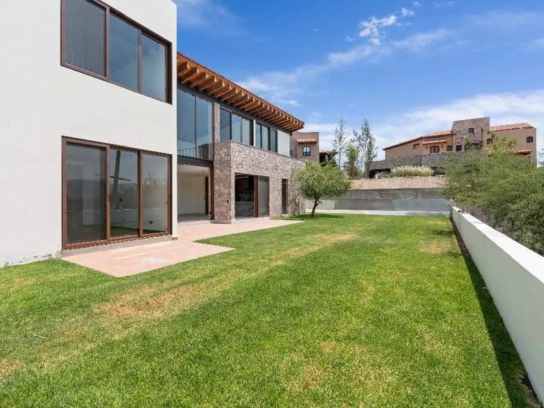 Casa Piedra — 20 photos