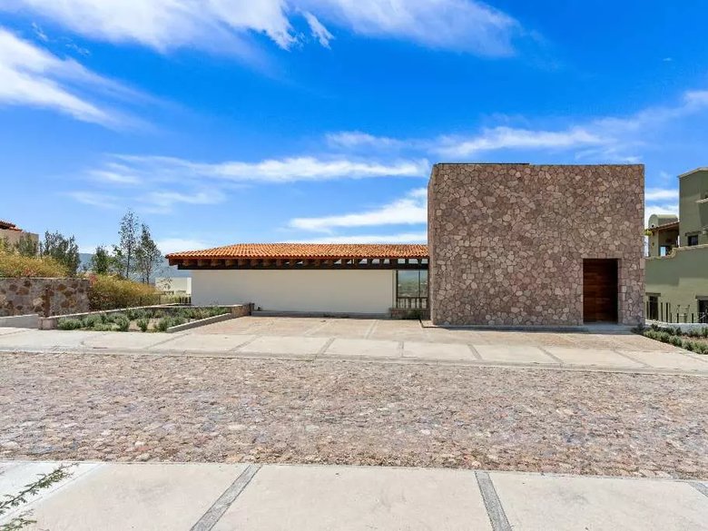 Casa Piedra — 33 photos