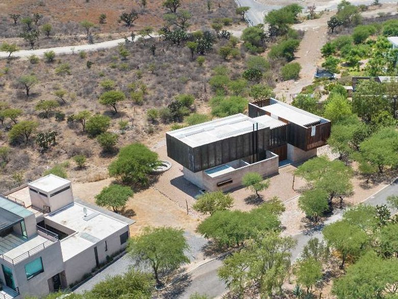 Estrato House — 2 photos