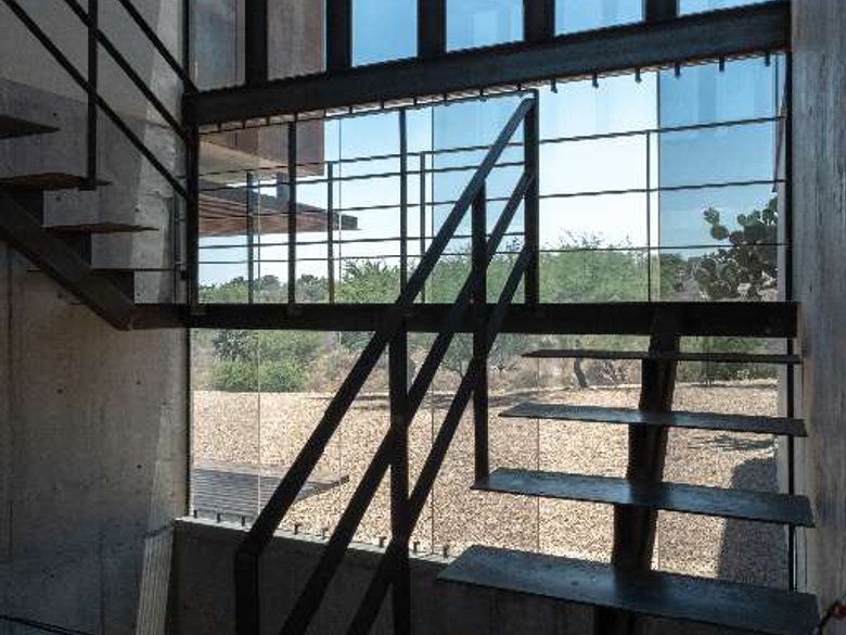 Estrato House — 8 photos
