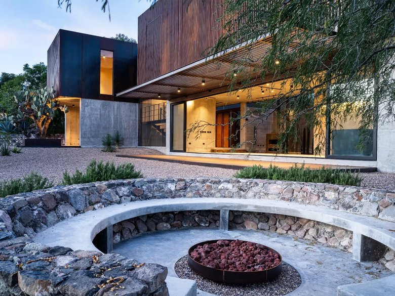 Estrato House — 14 photos