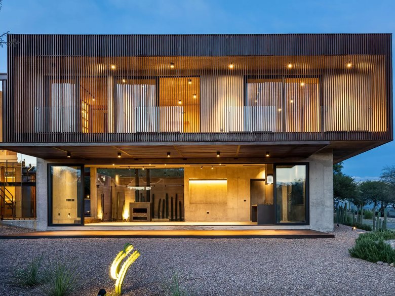 Estrato House — 36 photos