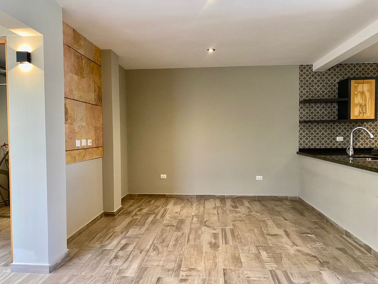 Unfurnished Apartment for rent in Las Brisas — 7 photos