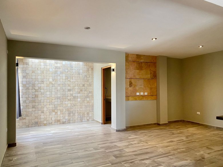 Unfurnished Apartment for rent in Las Brisas — 3 photos