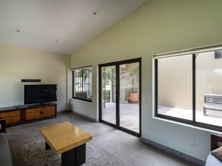 El Secreto Upper Floor Condo — 32 photos