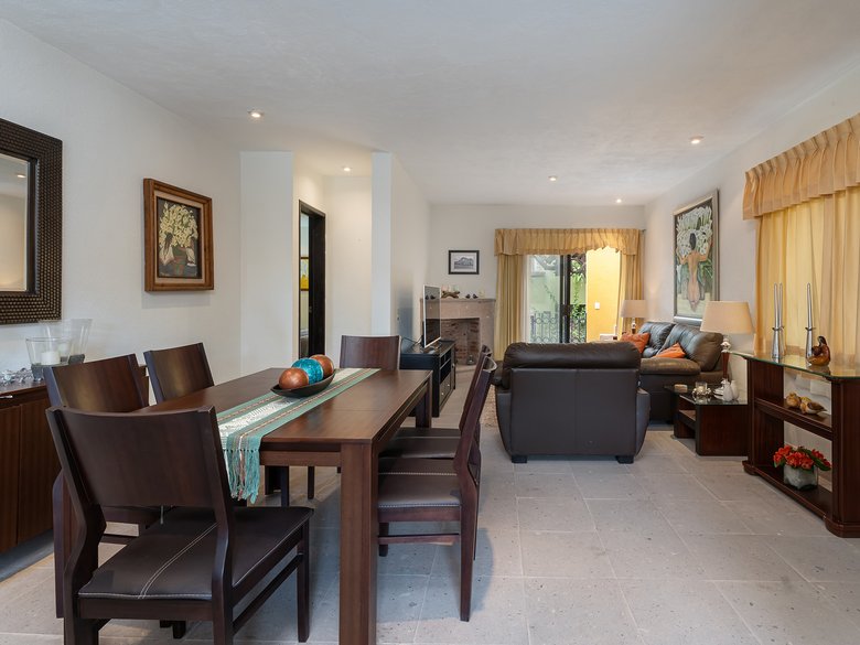 El Secreto Upper Floor Condo — 2 photos