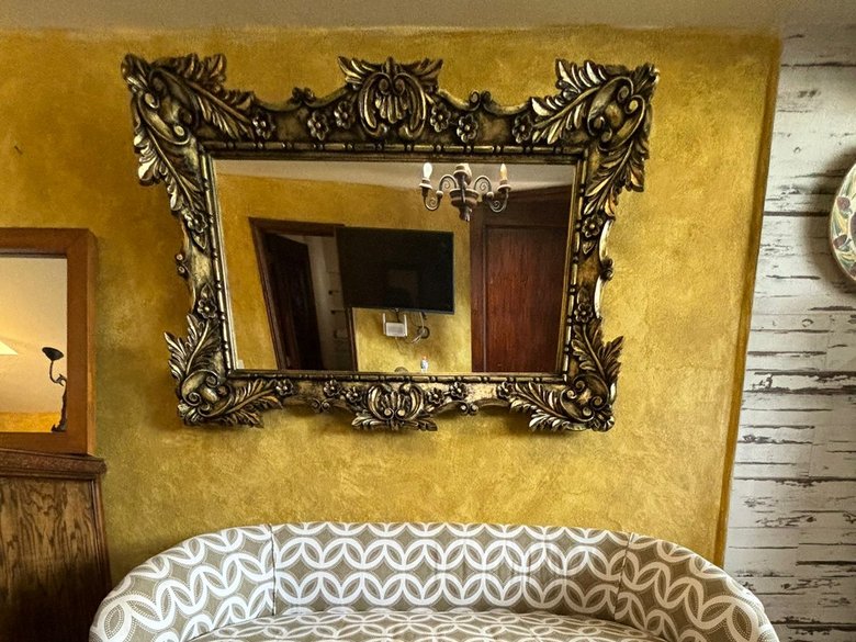 — 8 photos