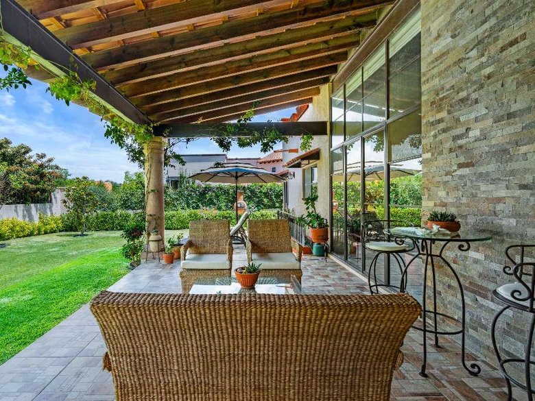 Casa Presita — 16 photos
