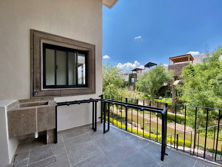 Opportunity house for sale in Private complex 8 minutes for centro! — 2 photos