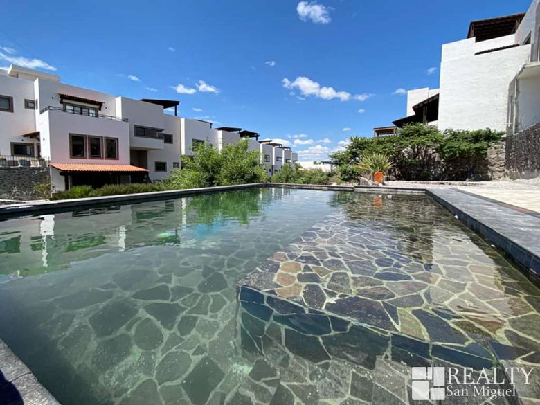 Opportunity house for sale in Private complex 8 minutes for centro! — 15 photos