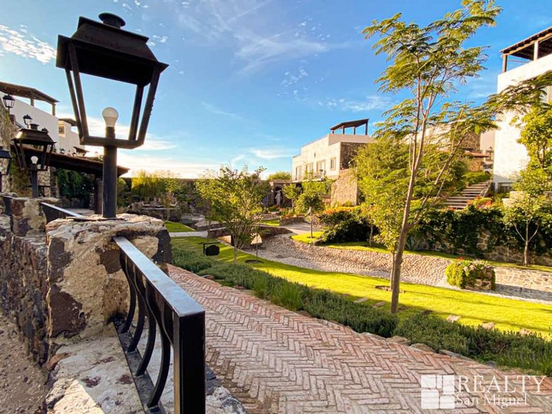 Opportunity house for sale in Private complex 8 minutes for centro! — 17 photos