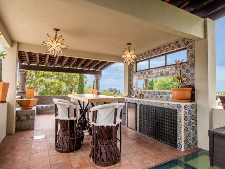 Casa Pacifica — 17 photos