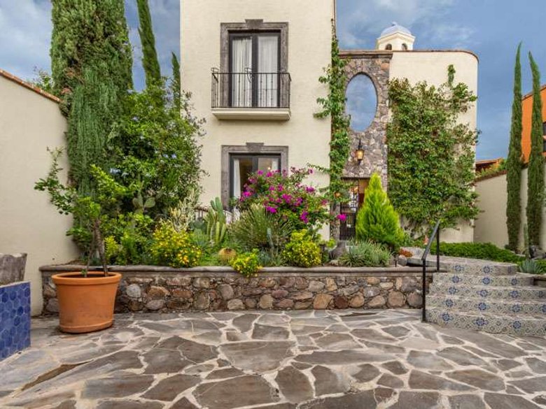 Casa Pacifica — 1 photos