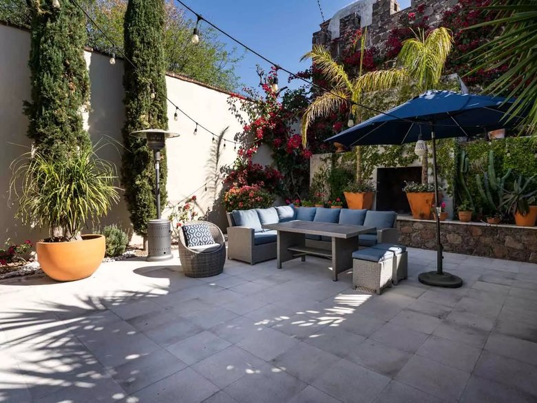 Casa Pacifica — 33 photos