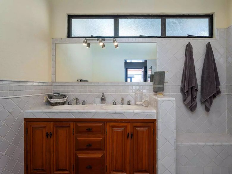 Casa Pacifica — 40 photos
