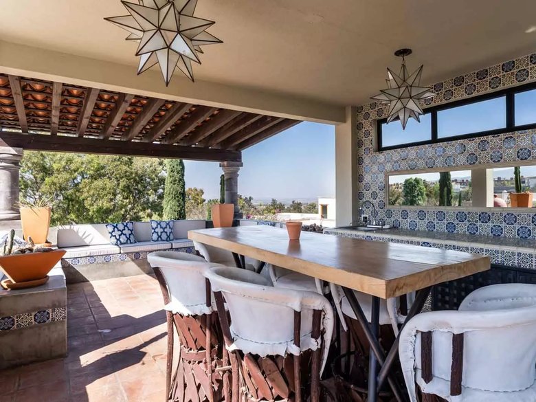Casa Pacifica — 44 photos