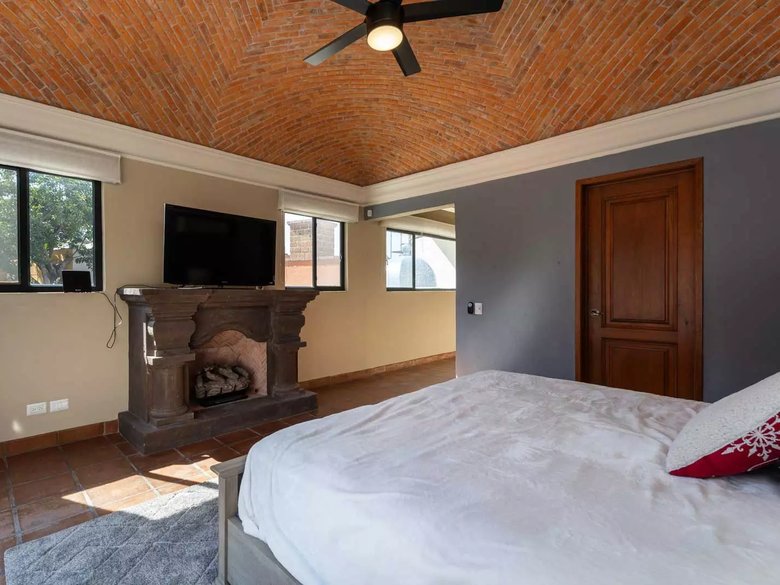 Casa Pacifica — 42 photos