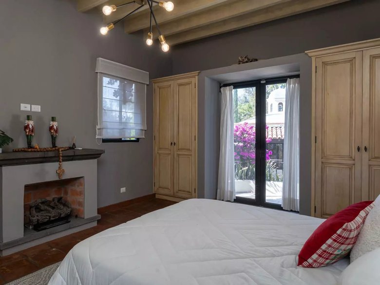 Casa Pacifica — 35 photos