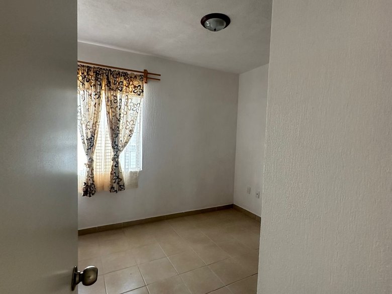 Isabel House — 12 photos