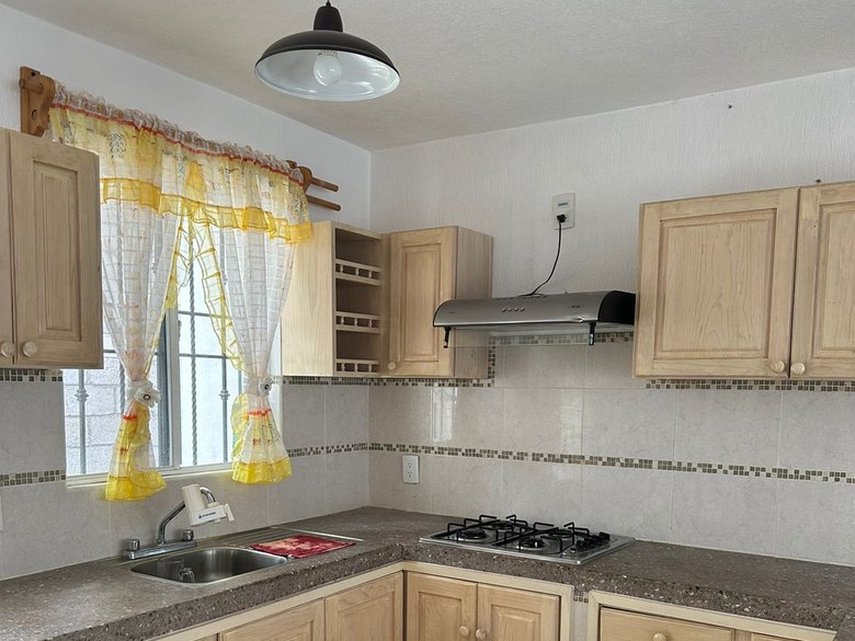 Isabel House — 16 photos