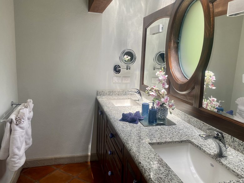 Unique property in the ideal location of Ojo de Agua , offering the perfect balance between modern — 46 photos
