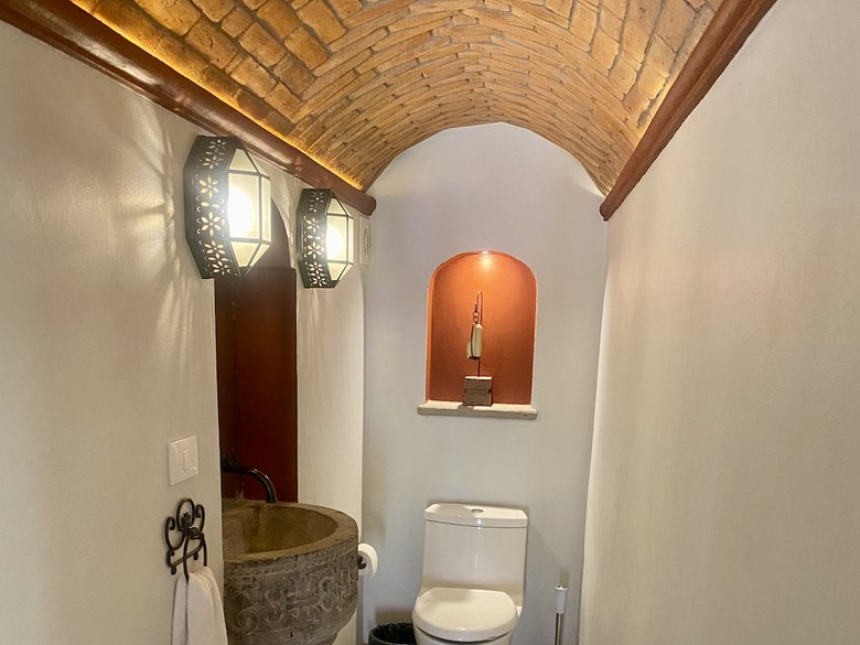 Unique property in the ideal location of Ojo de Agua , offering the perfect balance between modern — 13 photos