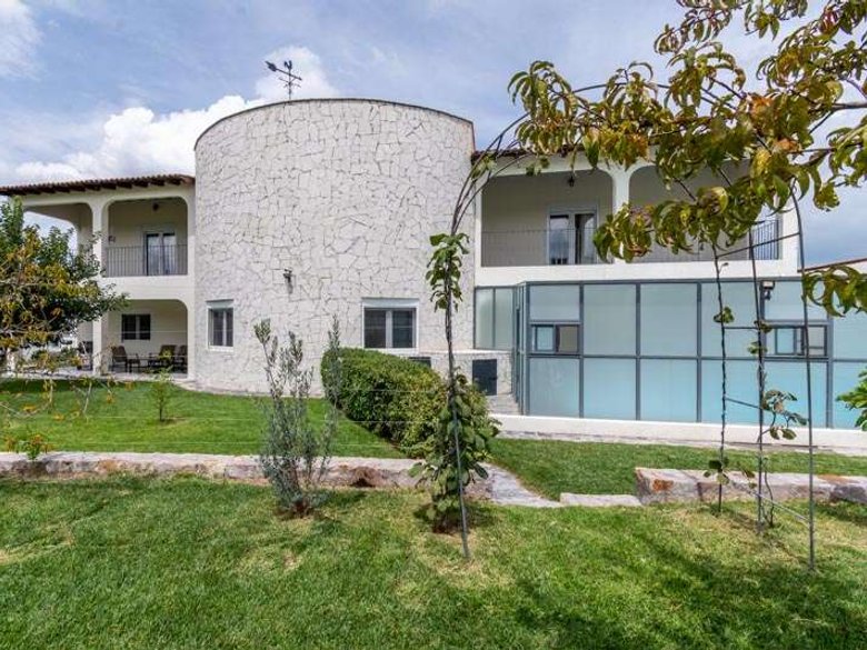 Villa Francois — 16 photos