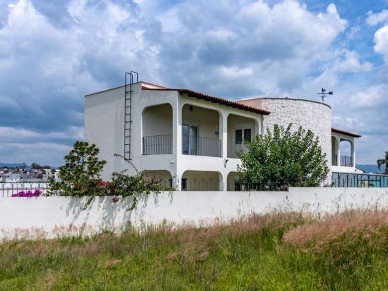 Villa Francois — 18 photos
