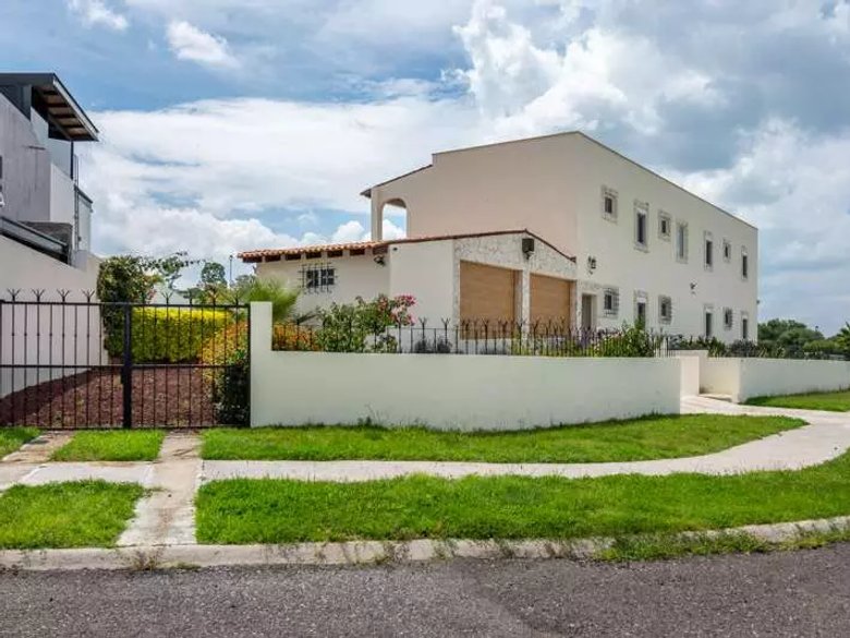 Villa Francois — 19 photos